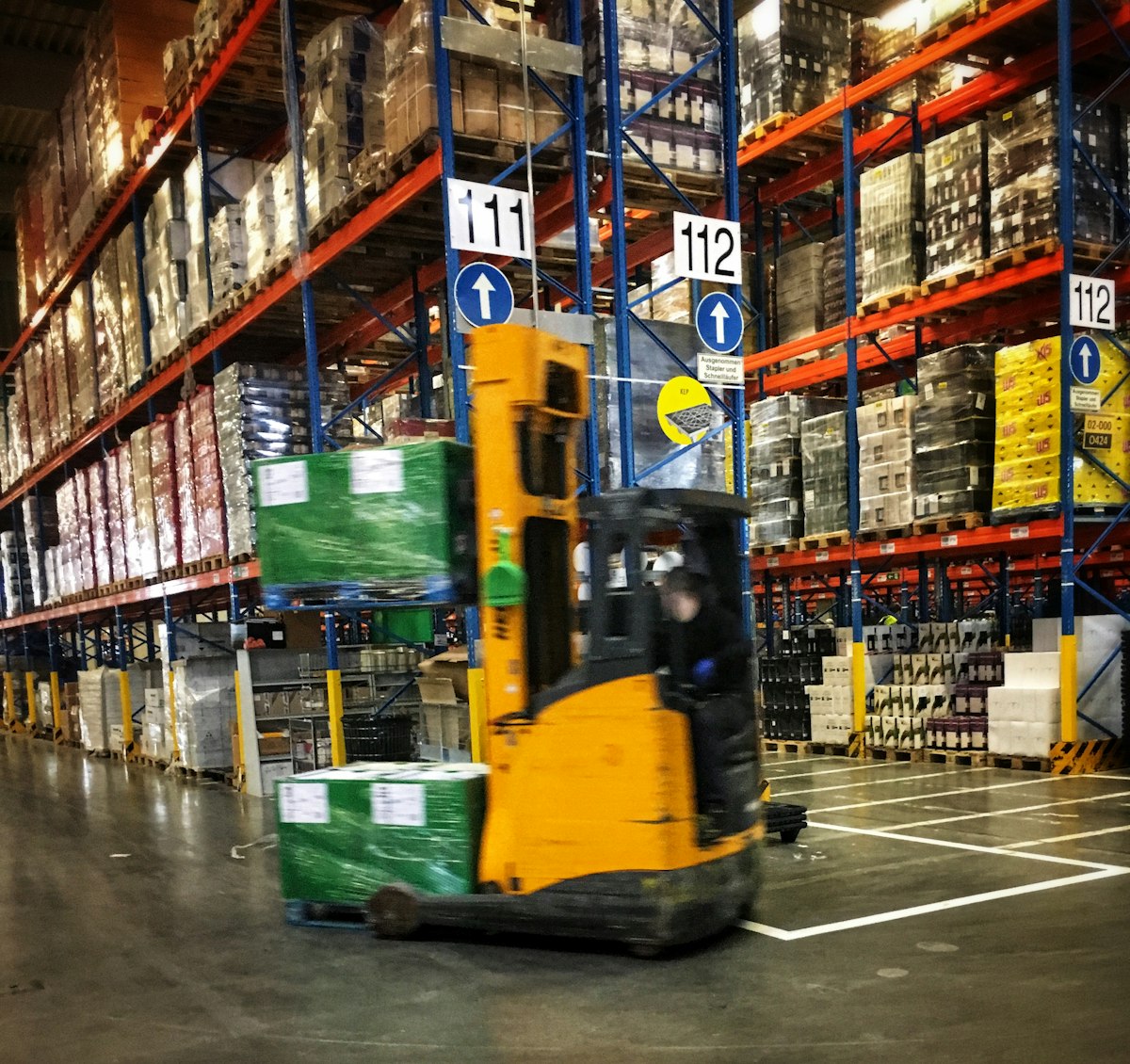 Food warehouse and logistics